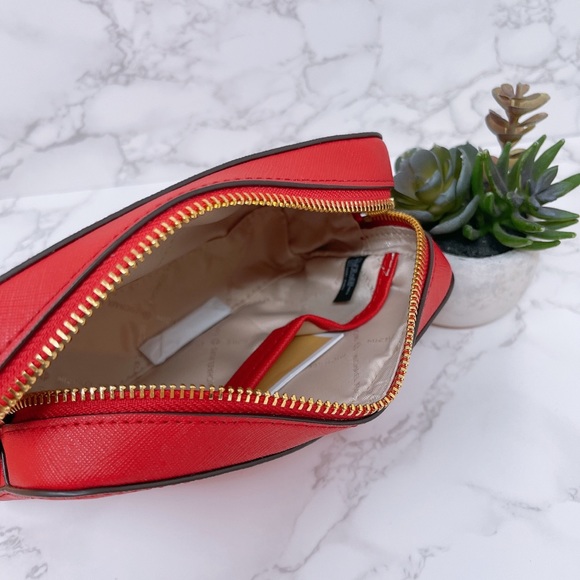 Michael Kors Giftables Box Cardholder and Pouch - Picture 6 of 11